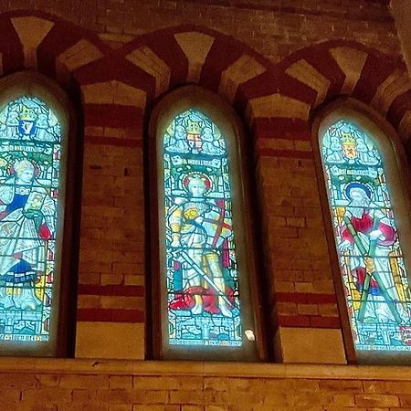 Magical Church Conversion In Watford 外观 照片
